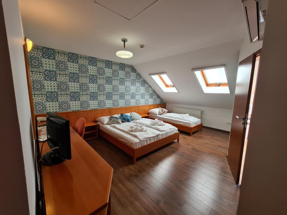 Istvan Parkhotel Es Gasztrofarm Sormás Exterior foto