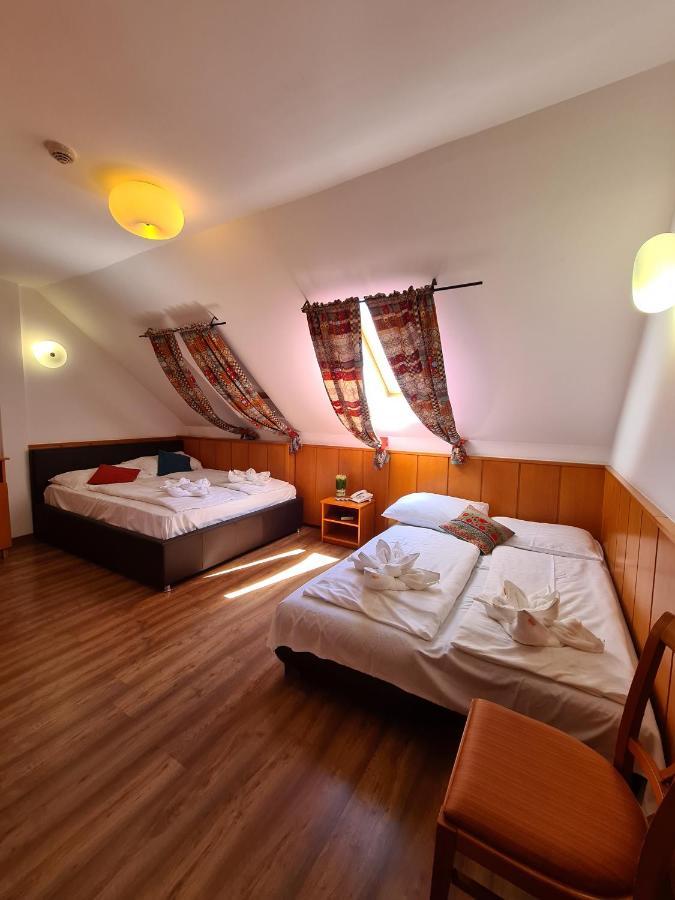 Istvan Parkhotel Es Gasztrofarm Sormás Exterior foto